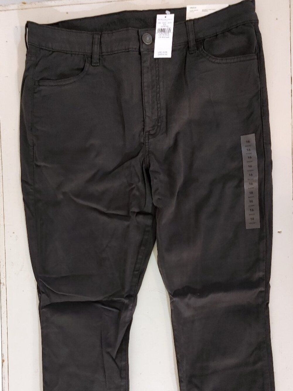 size 16 short / 33 W black American Eagle stretch hi-rise jegging